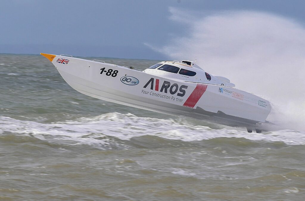 Airos in a race